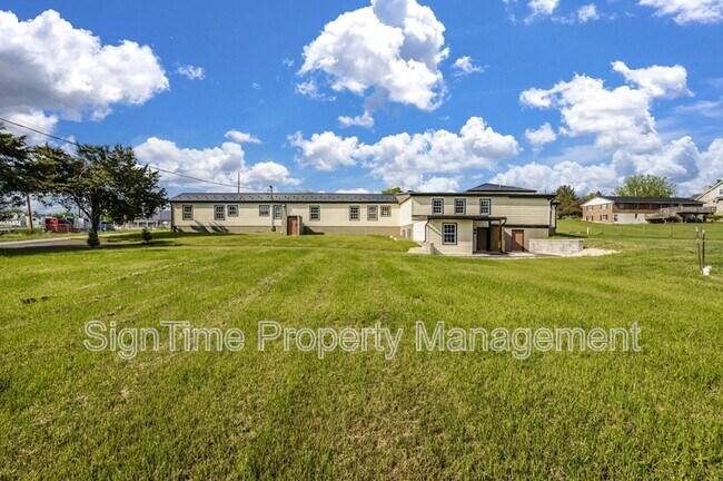 Building Photo - 15207 National Pike