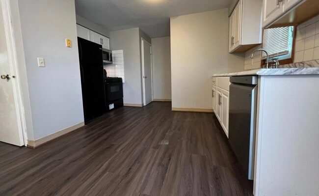 Building Photo - 119 E Summerset Ln