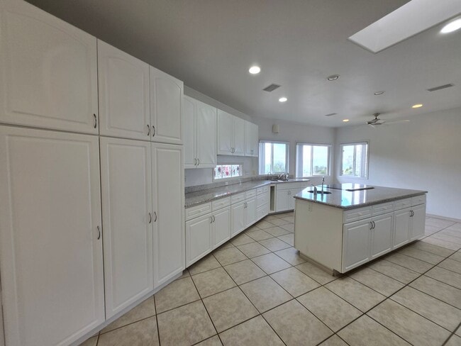 Building Photo - Renovated 3-Bedroom 2.5 bath  Home in Kula