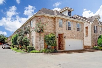 Building Photo - 2822 Briarhurst Park