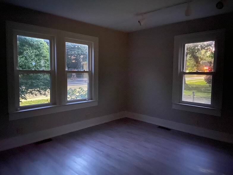 Building Photo - 50 Utica St