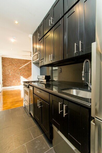 Building Photo - 334 E 100th St