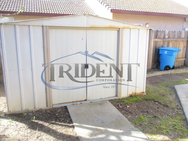 Building Photo - 3 bedroom, 2 bath house