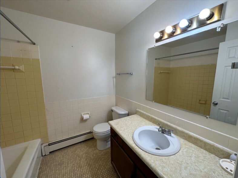 Building Photo - 6007 Oran Ave