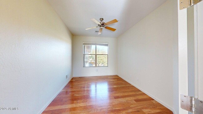 Building Photo - 10260 E White Feather Ln