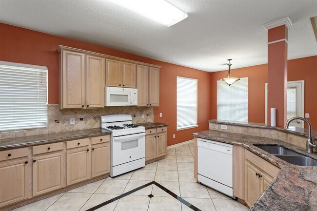 Building Photo - 9818 Mossy Tree Ln