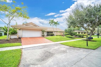 Building Photo - 6878 Entrada Pl