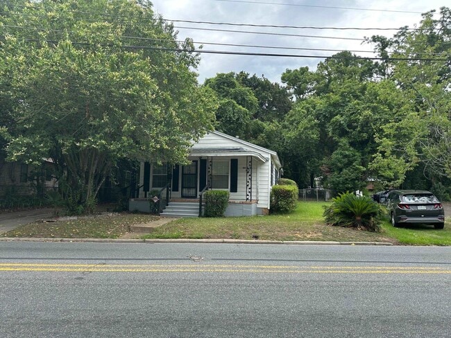 Building Photo - 805 Old Bainbridge Rd