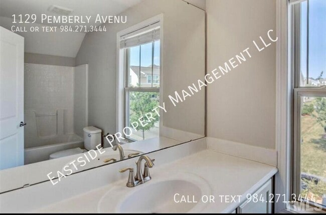 Building Photo - 1129 Pemberly Ave