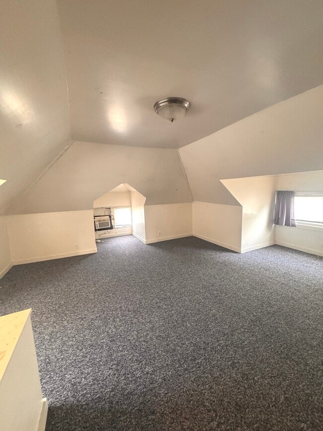 Building Photo - 1620 W Fredonia Ave