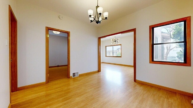 Building Photo - Freshly Updated 2BR Home with Garage, Outd...