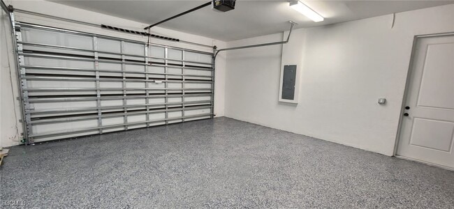 Building Photo - 4011 NW 38th Ln