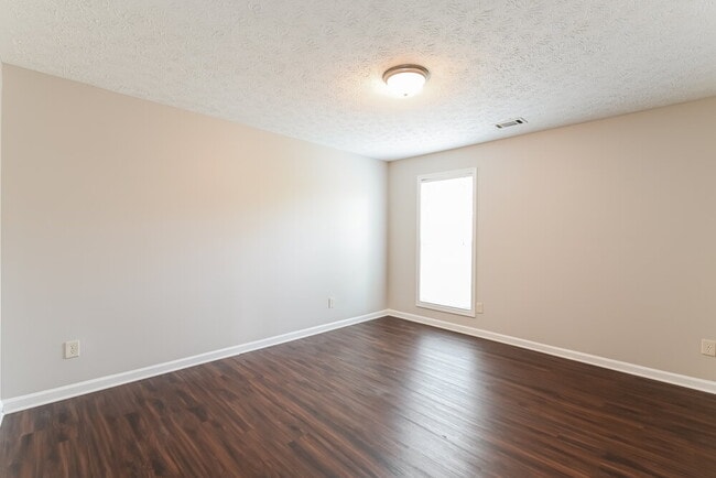 Building Photo - 1035 Paper Creek Dr SE