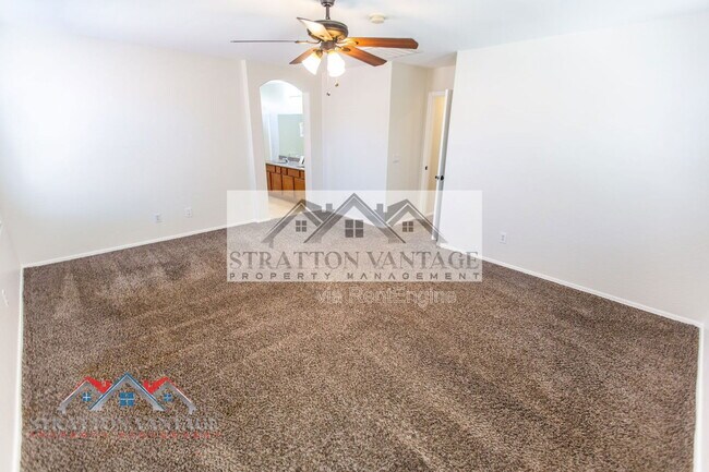 Building Photo - 1247 S Emmett Dr