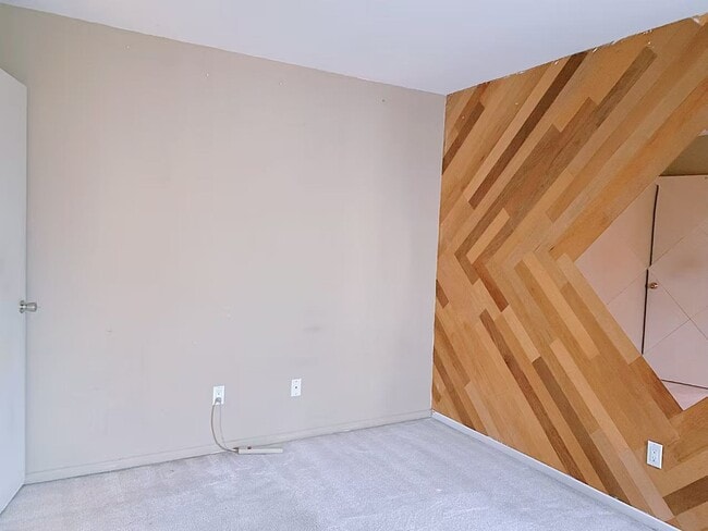 Building Photo - 324 S Palo Cedro Dr