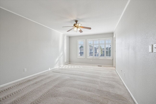 Building Photo - Wonderful 3 bedroom, 3.5 bath home in High...