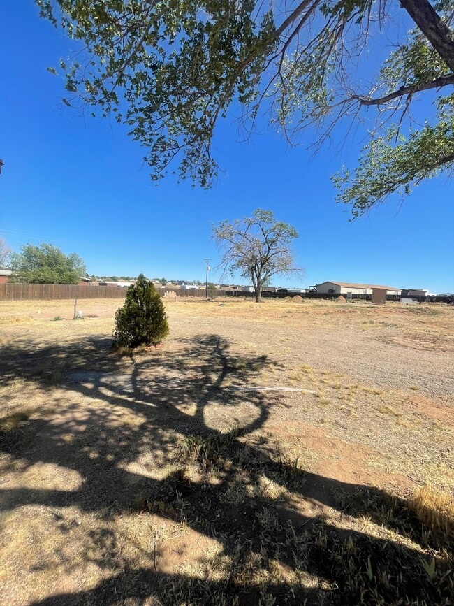 Building Photo - 2415 W Rd 4 N