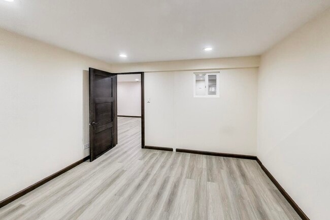 Building Photo - 6544 N Albany Ave