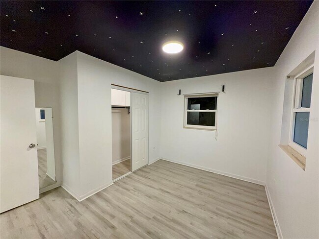 Building Photo - 5995 59th Way N
