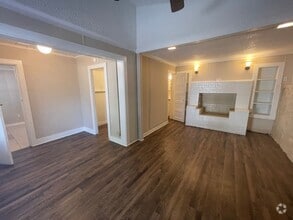 Building Photo - Cozy 1 Bedroom 1 Bath  Downstairs Unit Rea...