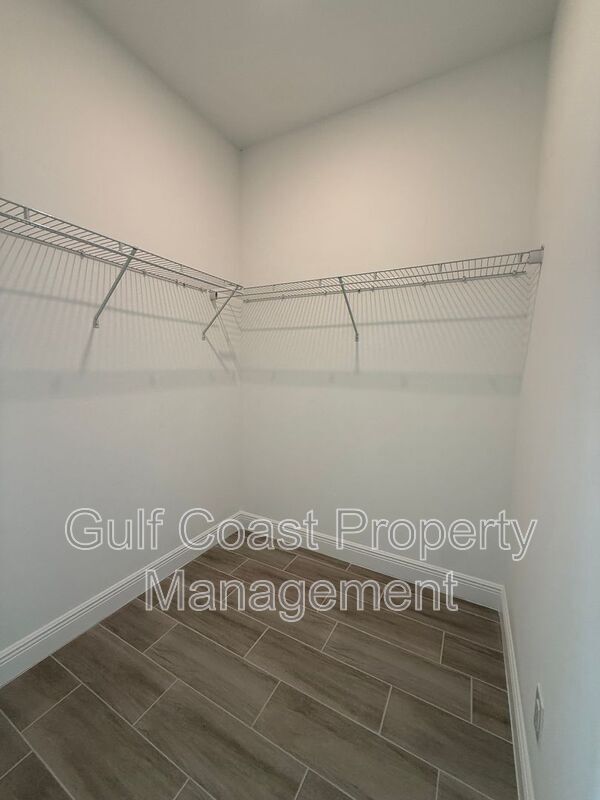 Building Photo - 1229 NE 19th Ave