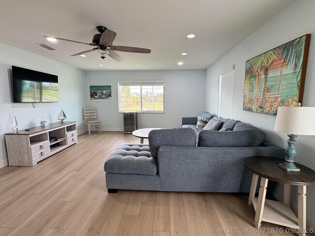 Building Photo - 1811 Melaleuca Dr