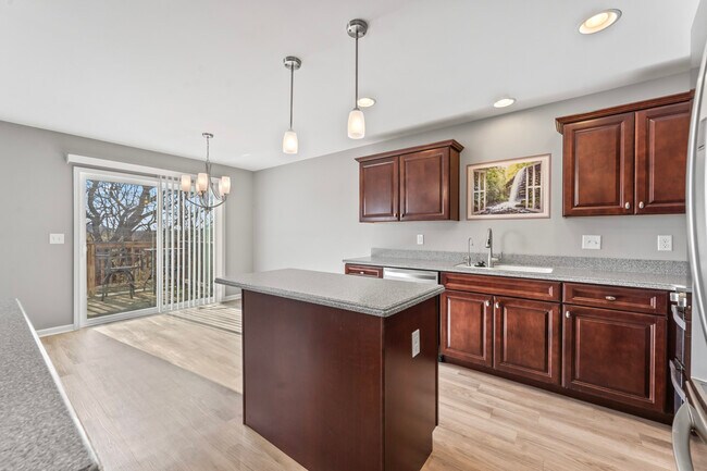 Building Photo - 7077 Hidden Green Cir