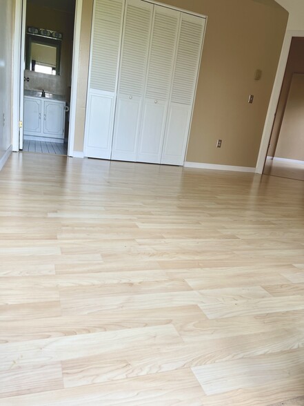 Bedroom 2 - 181 Loomis Dr