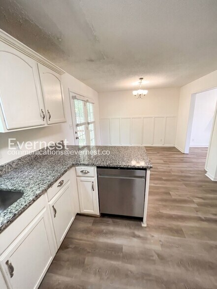 Building Photo - 2503 Elkmont Dr