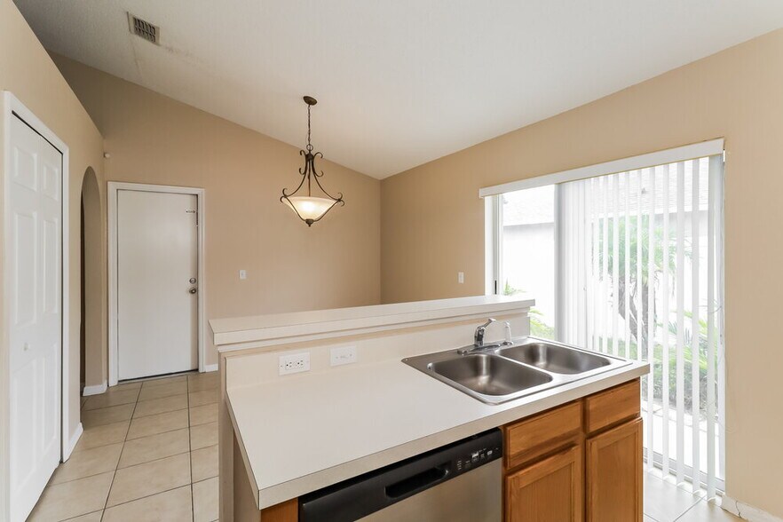 Building Photo - 2837 Mingo Dr