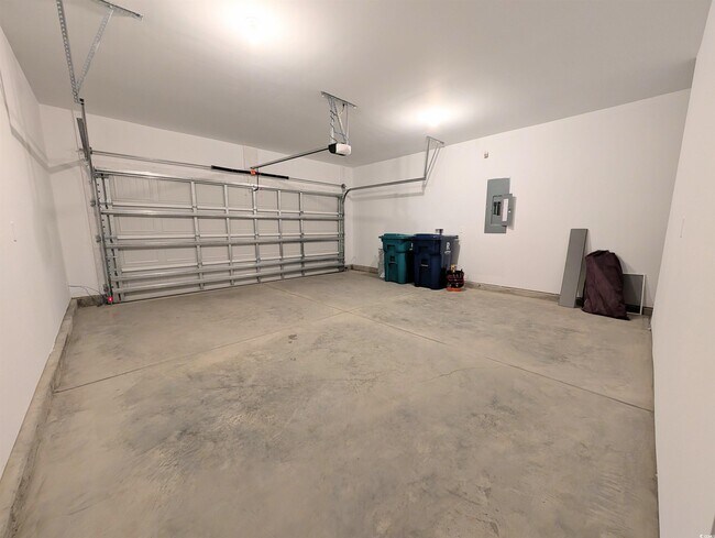 Building Photo - 1109 Lauryn Oak Lp