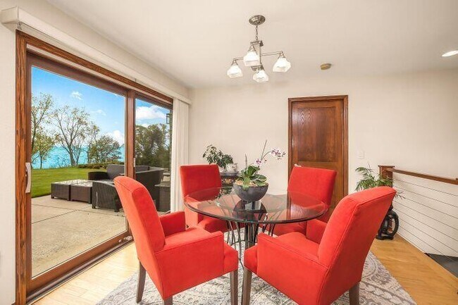 Building Photo - 12650 N Lake Shore Dr