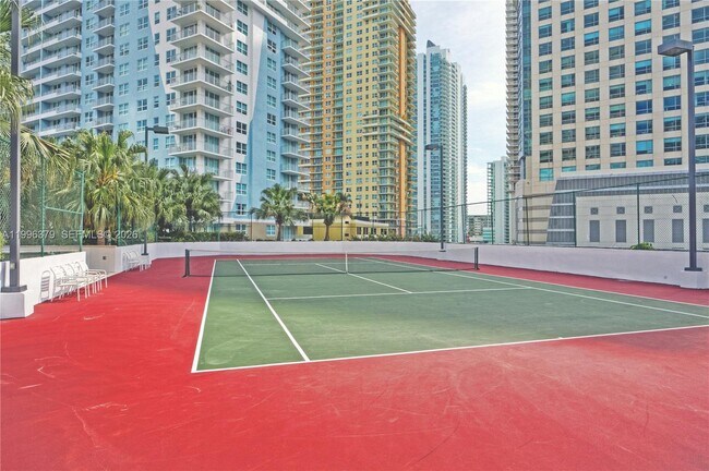 Building Photo - 1111 Brickell Bay Dr