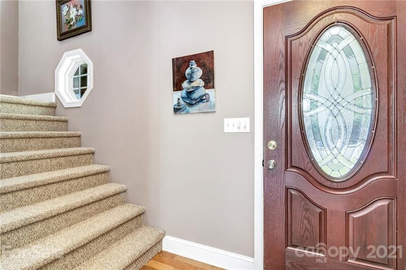 Building Photo - 21 Locust Meadow Ln