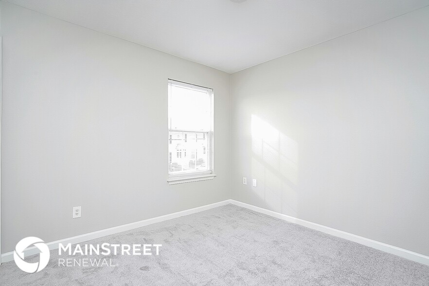 Building Photo - 6030 Cullen Dr