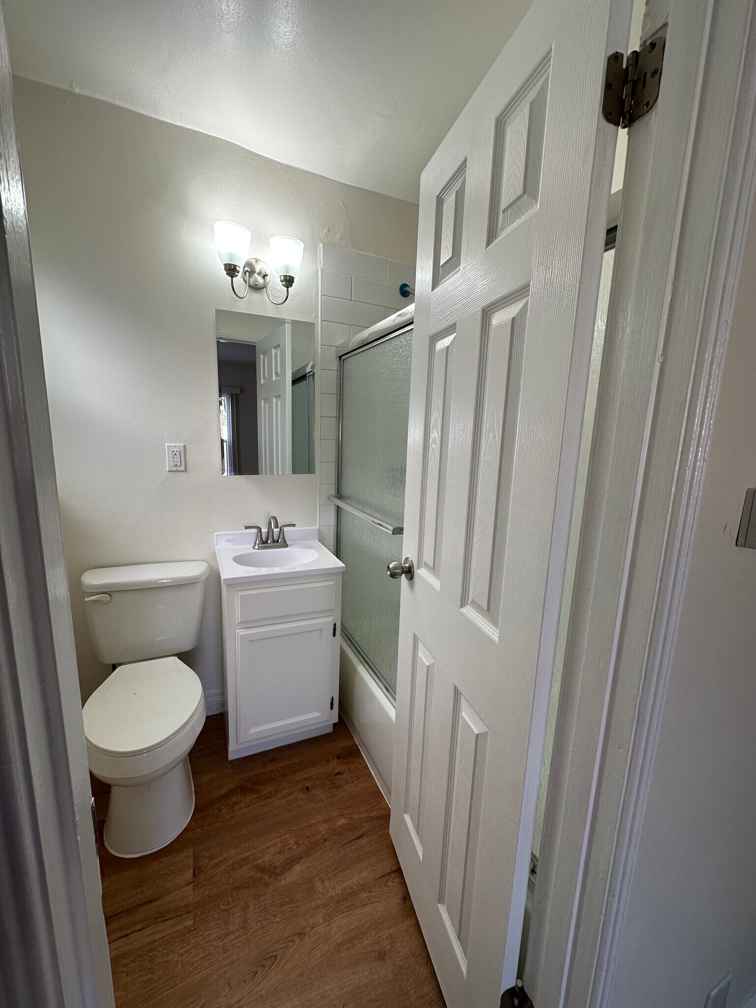 Building Photo - 265 S Manhattan Pl