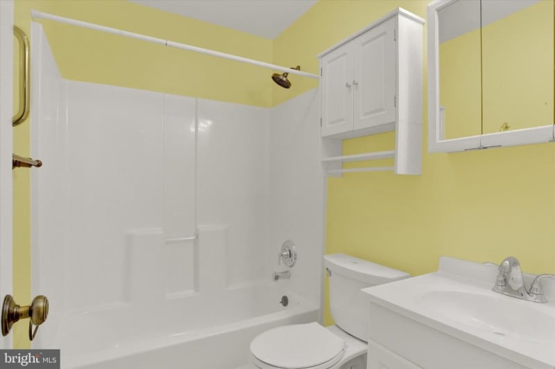 Building Photo - 118 S 22nd St