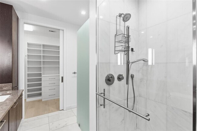 Building Photo - 501 West Ave