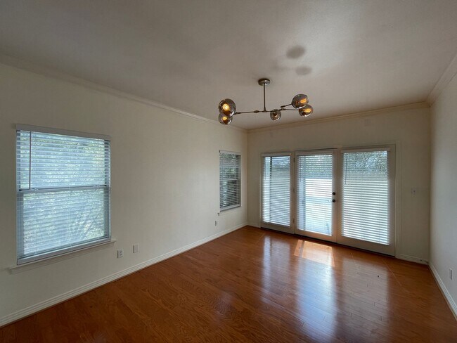 Building Photo - GORGEOUS VIEWS OF LAKE TRAVIS AT HUDSON BEND