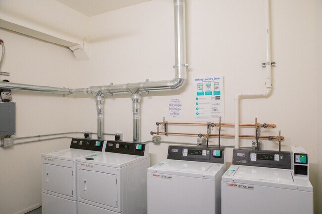 Building Photo - 823 N 2nd St