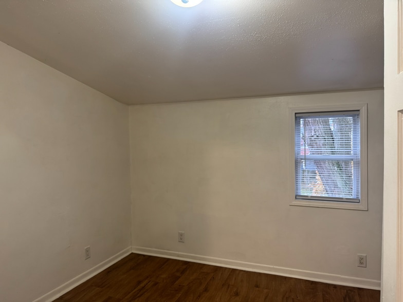 Building Photo - 2937 Sachs St