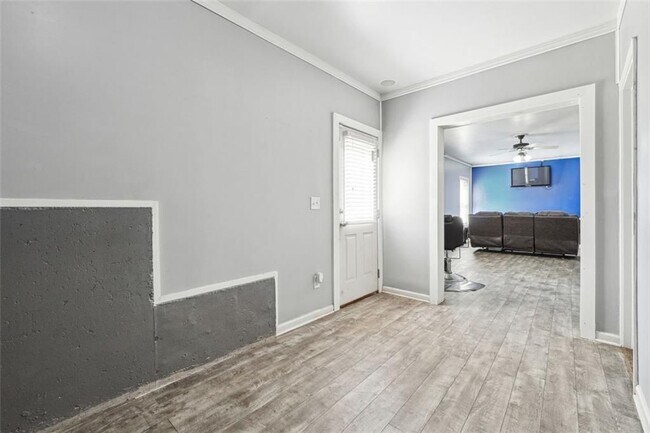 Building Photo - 6331 Salinger Ct