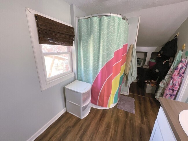 Building Photo - COLLEGE PRE-LEASING