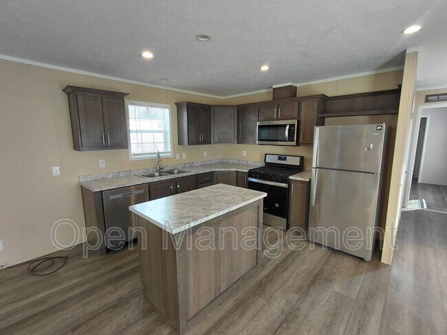 Building Photo - 301 Mantle Ave