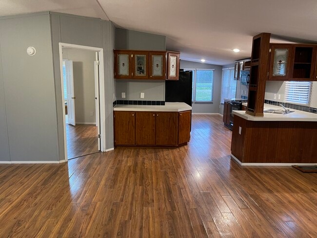 Building Photo - 310 Co Rd 109