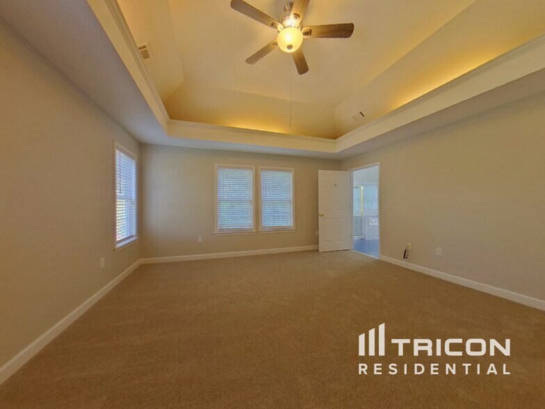 Building Photo - 2417 Battle Dr