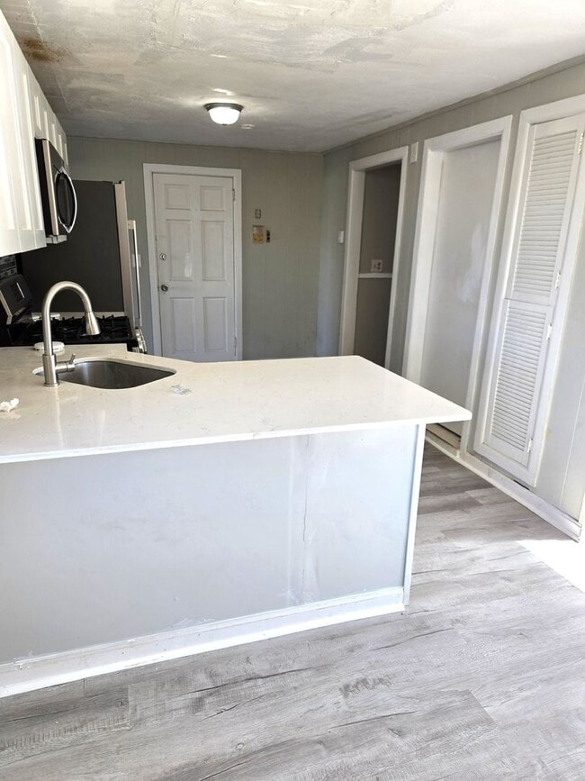 Primary Photo - 150 Sisson St