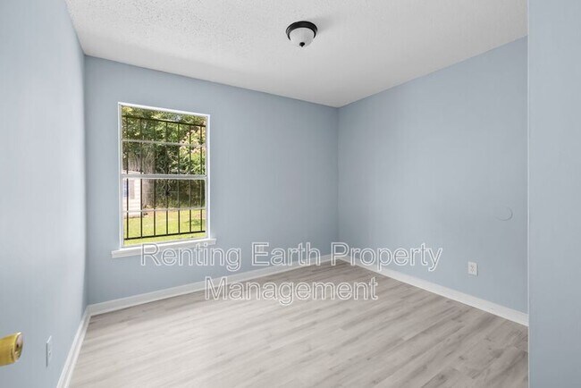Building Photo - 3613 Erwin Dr