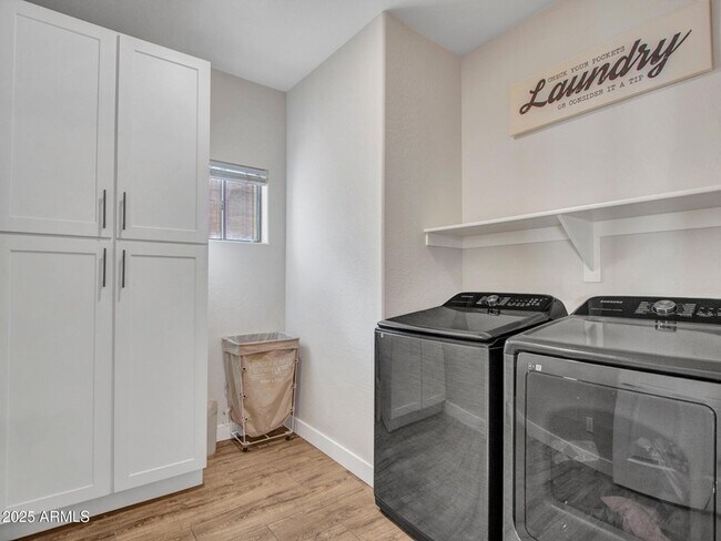 Building Photo - 4326 W Kenai Dr