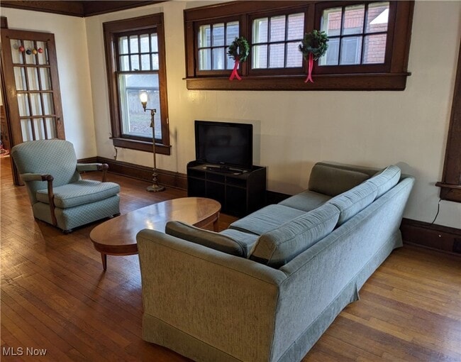 Building Photo - 30 Casterton Ave